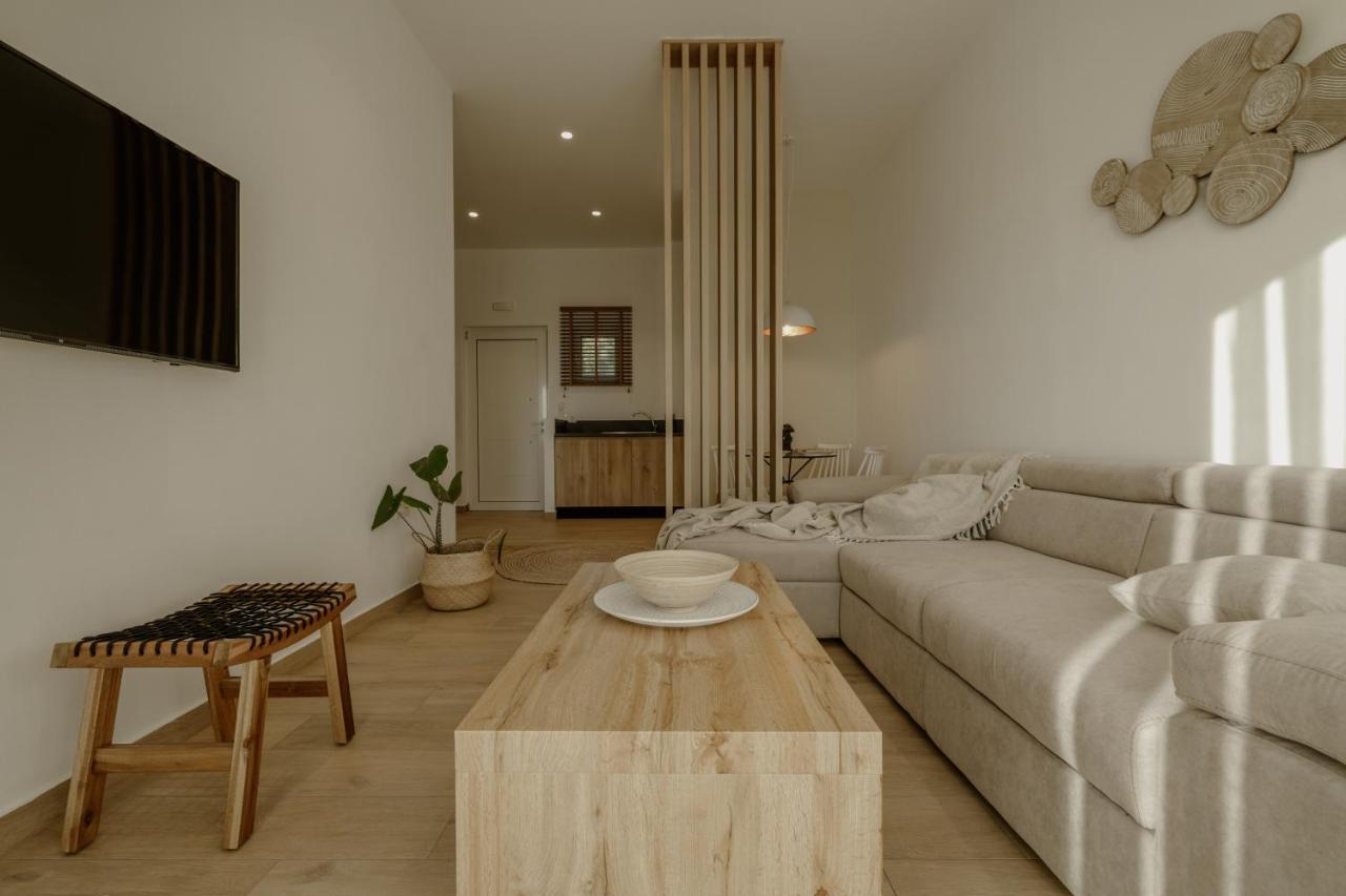 Casa Costa Suites คานาลี ภายนอก รูปภาพ
